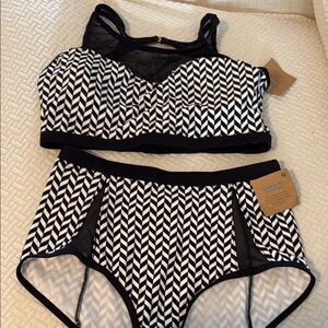 Swimsuits for All Black and White Chevron high waist full coverage swimsuit